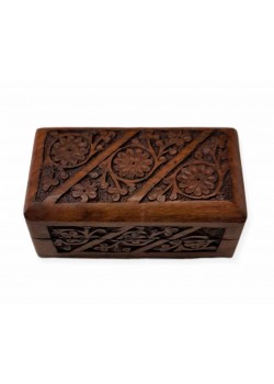 Wooden carved box n°2